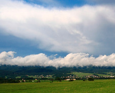 květen: Milíkov, Slezské Beskydy po vydatném dešti © Foto: Bogdan Kaleta