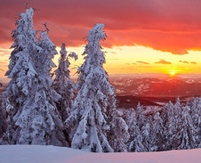 listopad / prosinec: Západ slunce na Velké Rači © Foto: Bogdan Kaleta