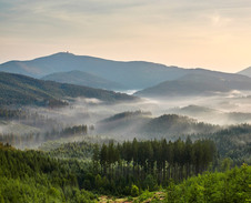 srpen / září: Lysá hora z Gruně © Foto: Bogdan Kaleta