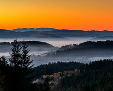 říjen: Ráno pod Velkým Polomem © Foto: Petr Pazdírek