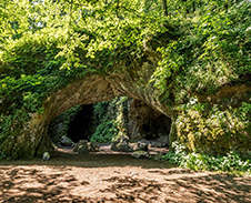 květen / červen: Jeskyně Šipka © Foto: Petr Pazdírek
