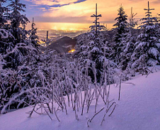 únor: Noční záře nad Frýdkem © Foto: René Kajfosz