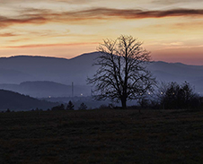 březen: Horní Žukov, pohled na Třinecko © Foto: Bogdan Kaleta