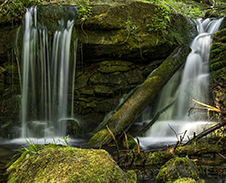 duben / květen: Travenský vodopád © Foto: Petr Pazdírek