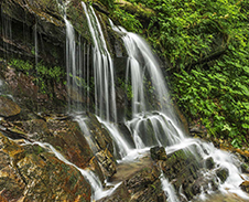 červen / červenec: Bučací vodopád © Foto: Petr Pazdírek