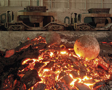 březen: Chladnoucí struska, Třinecké železárny a.s. © Foto: Pavel Zubek