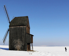 leden: Větrný mlýn, Bravinné u Dolního Nového Dvora © Foto: Aleš Havlásek