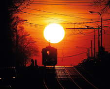 březen / duben: Hulvácký kopec při východu slunce, Ostrava © Foto: Marek Mantič