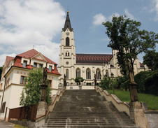 červen: Novogotický kostel Narození Panny Marie, Orlová © Foto: Marek Mantič