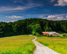 červen / červenec: Myslivna na Salajce © Foto: Petr Pazdírek