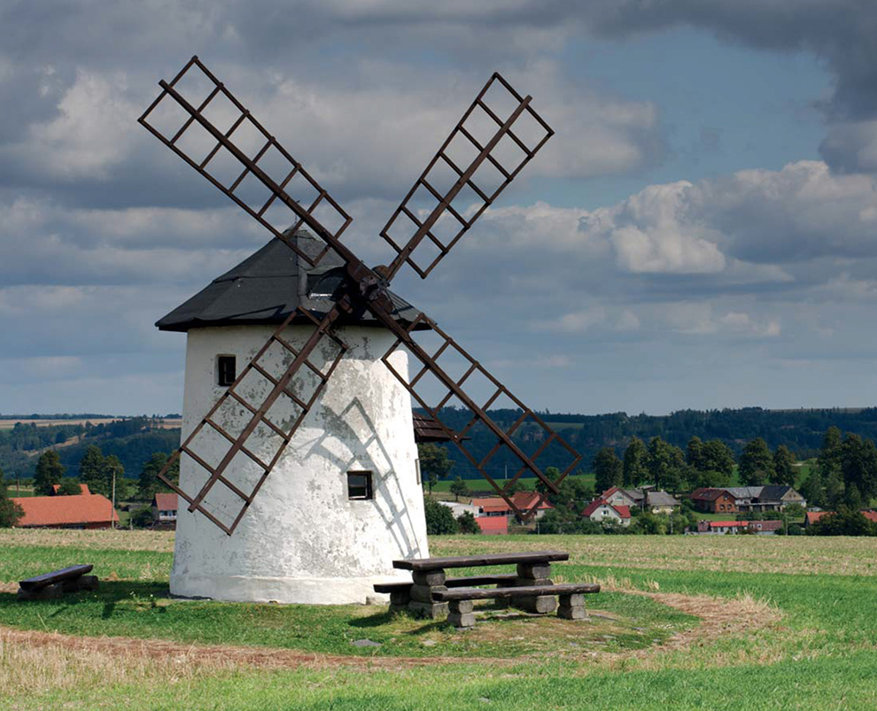 červen: Balerův větrný mlýn © Foto: Dalibor Hellebrant